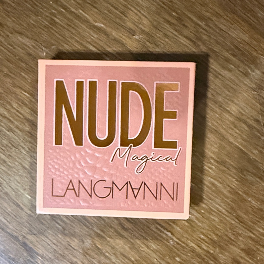 NUDE Magical Eyeshadow Palette by LANGMANNI